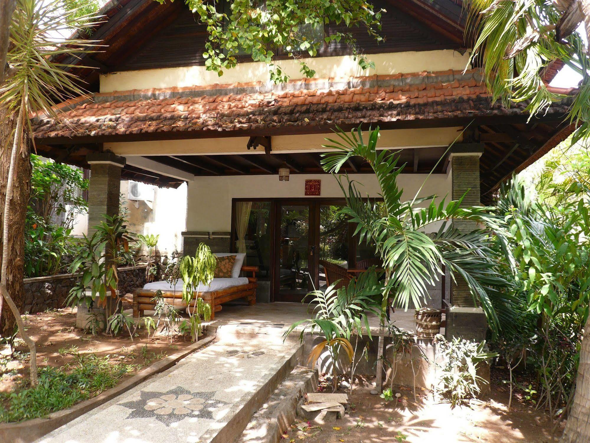 Wawa Wewe II Villas Amed  Exterior photo